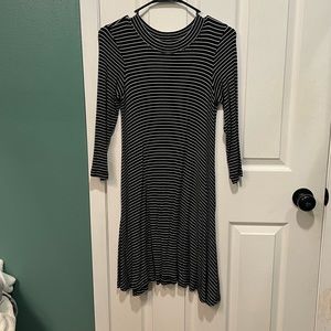 AE long sleeve dress
